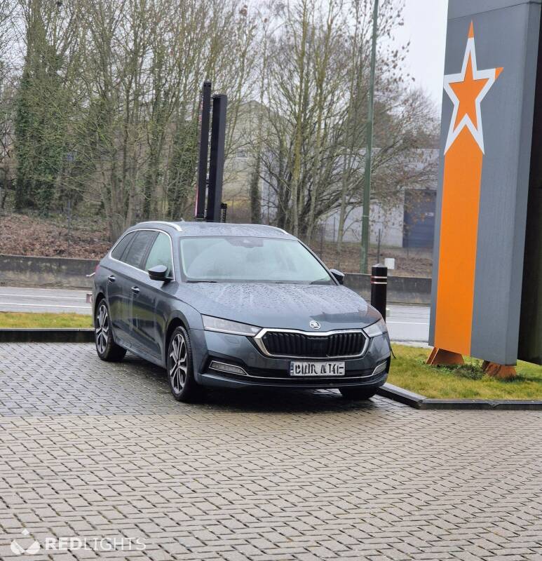 Chauffeur Carlos airport/escort taxi (Foto)