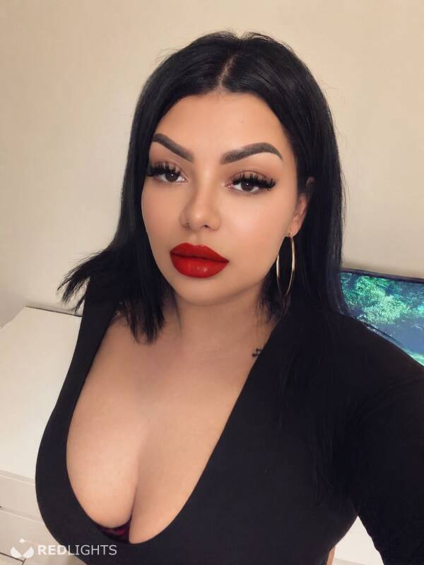 FEMME FONTAINE (Foto)