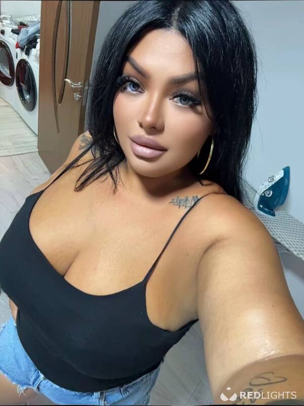 FEMME FONTAINE (Foto)