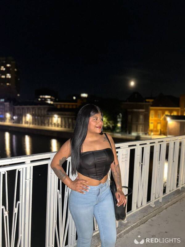 AMIRA (Foto)
