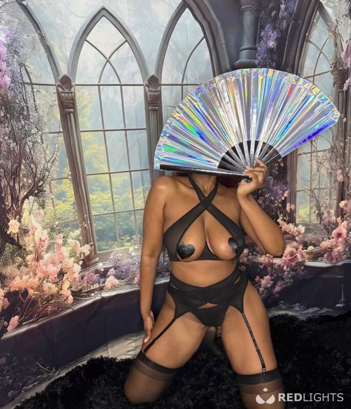 Sofia the big-breasted one (Foto)