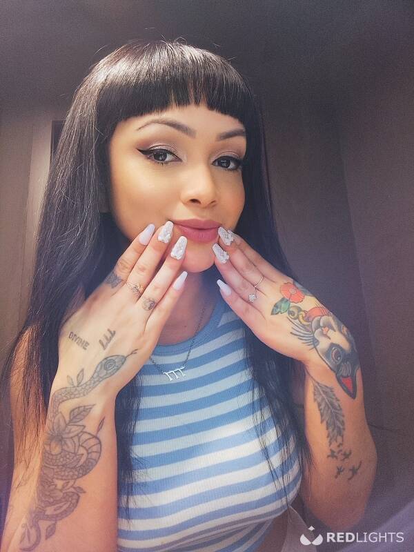 Jade, New in town (Foto)