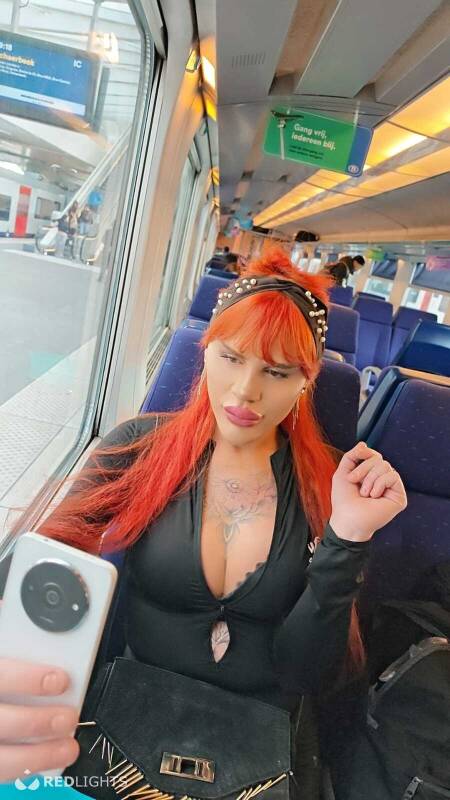 Anyaa red (Foto)