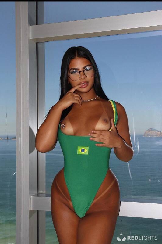 Jullia (Foto)