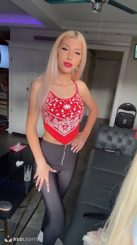 Ana (Foto)