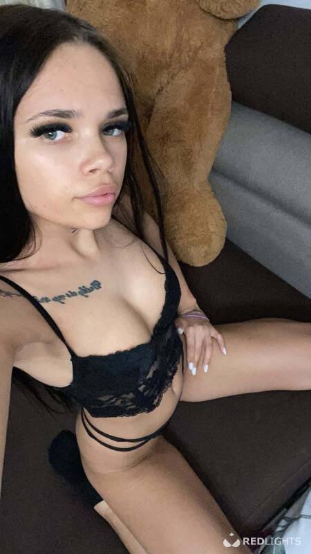 MIHAELA (Foto)