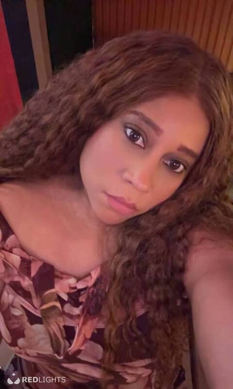 EMELY HOT (Foto)