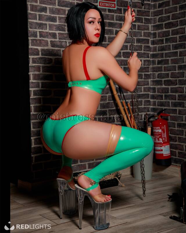 Mistress shemale (Foto)