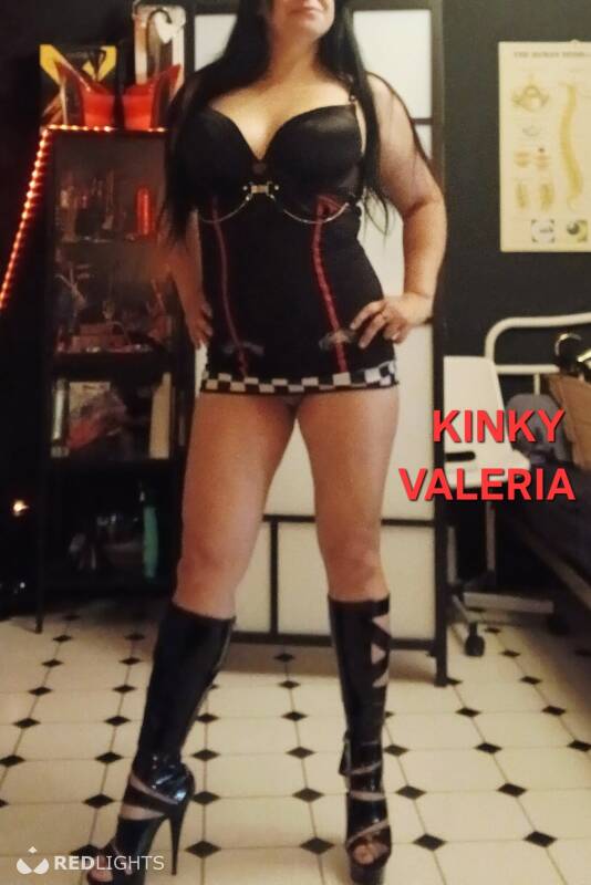 KINKY  VALERIA, COMBINATIE MET BDSM EN KINKYSEKS (Foto)