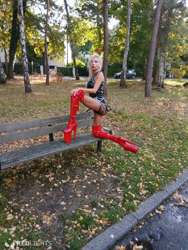 Dominatrice Morgane (Foto)