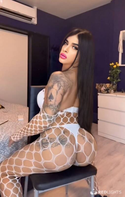 Emelyn Visconty (Foto)