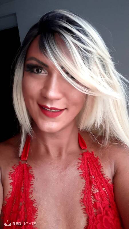 NICOLLY BENKER (Foto)
