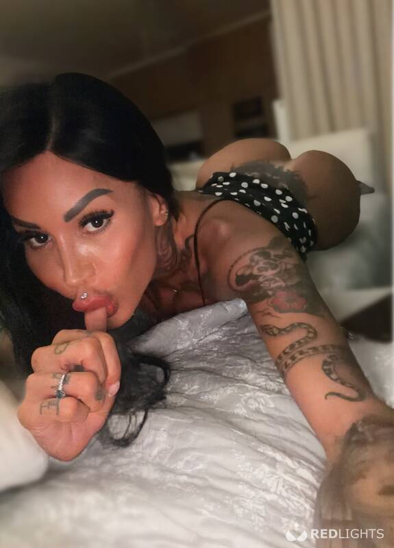 Alessandra tatto (Foto)
