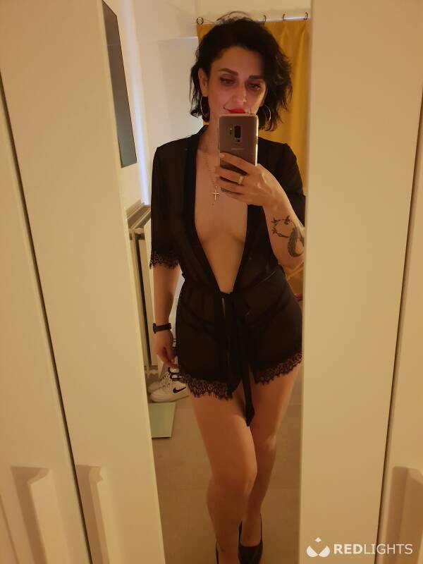 MONICA! HOT PUSSY! (Foto)