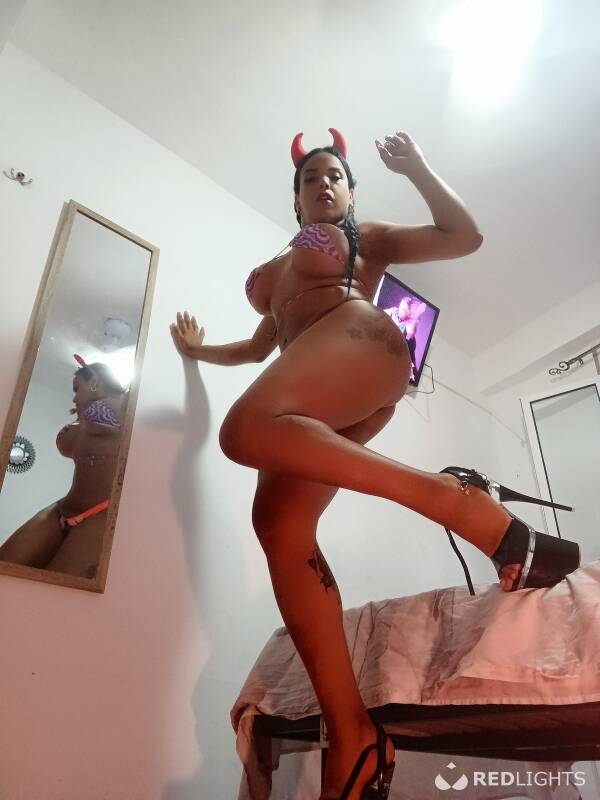 THIANNY (Foto)