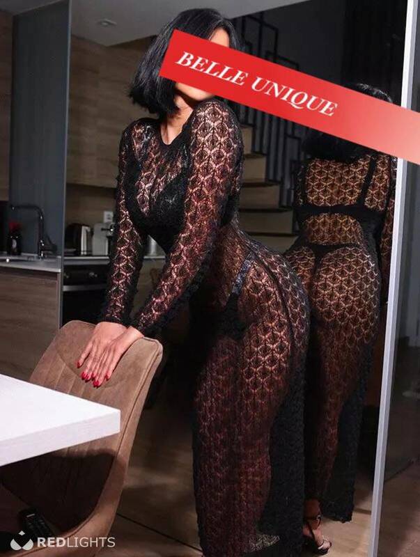 Belle Unique ~ cherche masseuse (Foto)