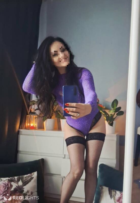 AIRCONDITIONING!.Evaa sexy Brunette (Foto)