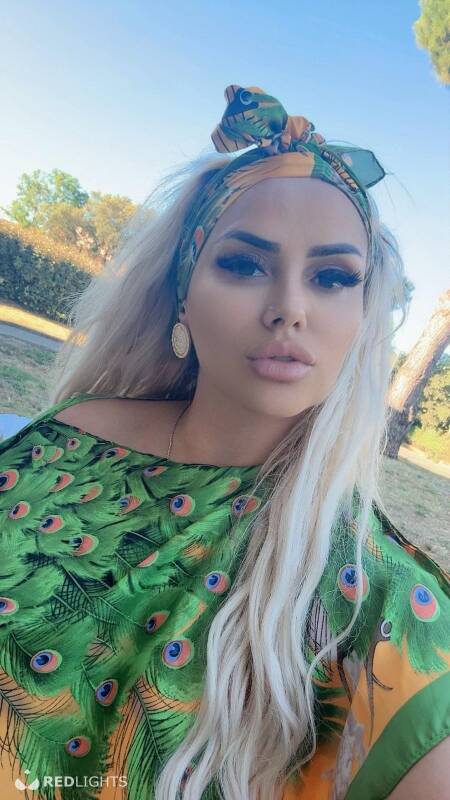 Anya (Foto)