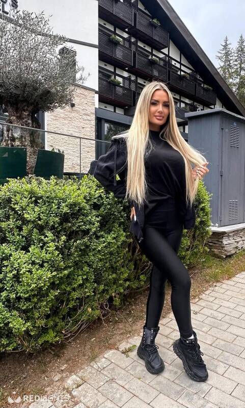 Anya (Foto)