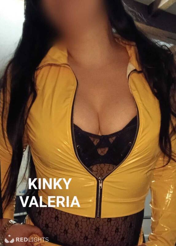 KINKY VALERIA (Foto)