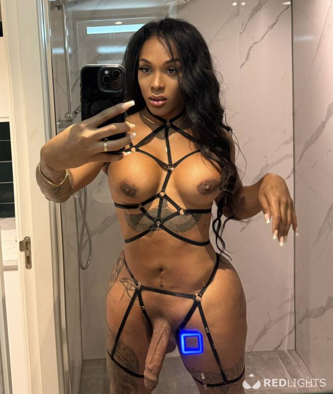 Nahomy Safeira (Foto)