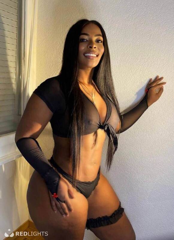 Nahomi Latina (Foto)