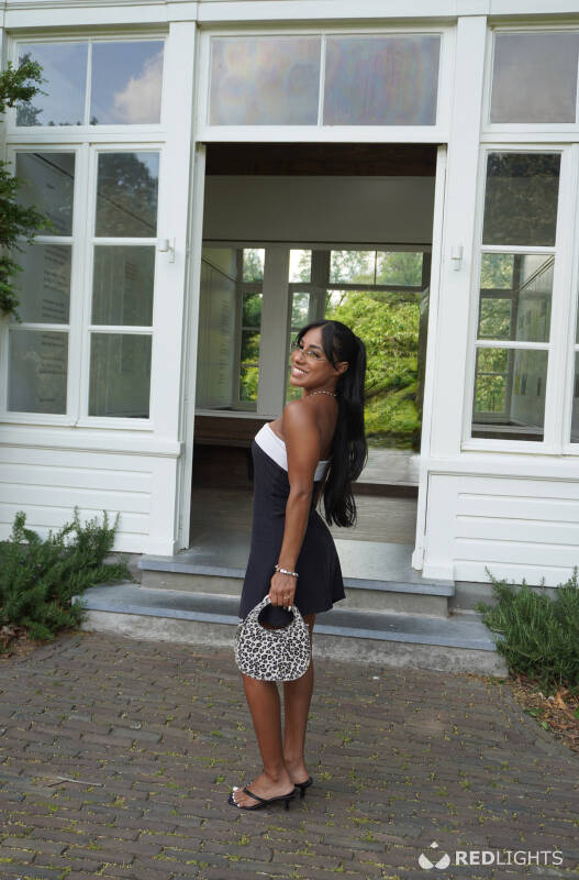 CHLOE BACK TO BELGIUM (Foto)