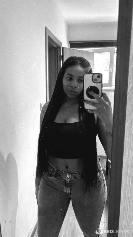 Alice bombom le meilleur anal et fellation (Foto)